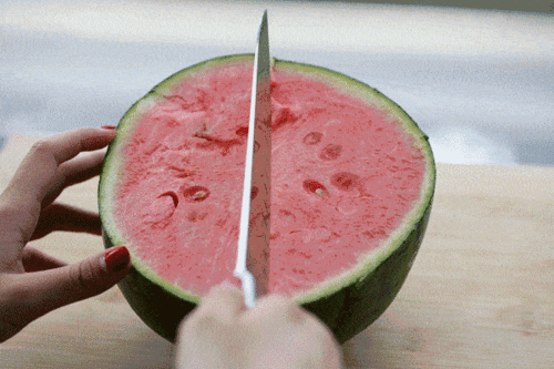 大口的吃瓜  第1张