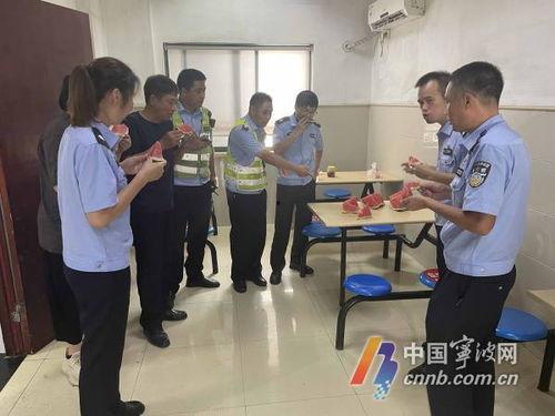 奉化职校吃瓜事件,校园风波背后的真相揭秘