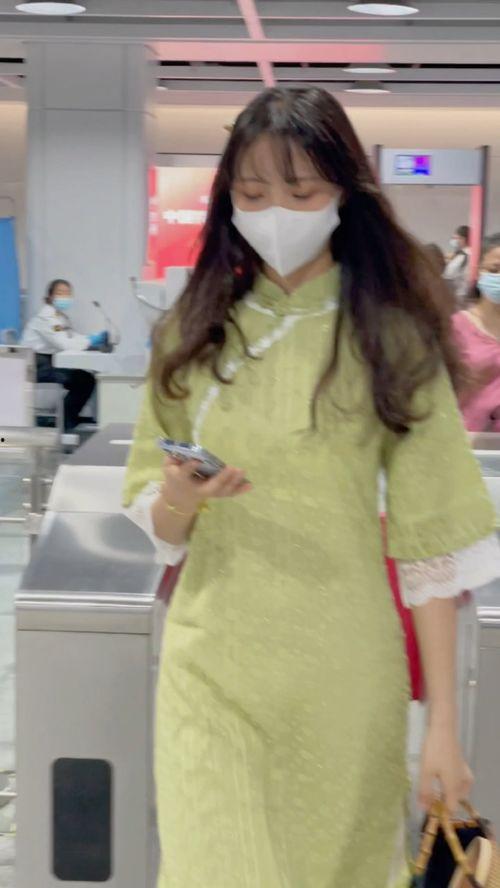 穿旗袍的人吃瓜视频,传统与现代的时尚碰撞