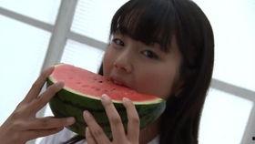 精致女孩吃瓜,品味生活，畅享美味