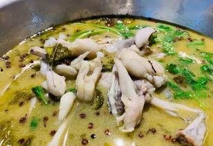 柳州江边吃瓜,悠闲吃瓜时光