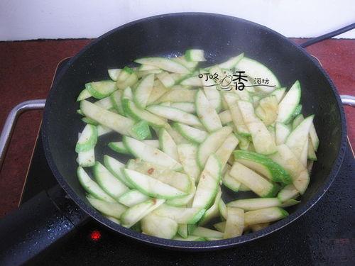 小瓜炒了吃,尽享舌尖盛宴