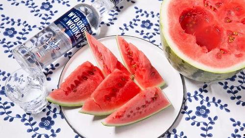 夏天吃瓜技术,瓜果飘香，解锁吃瓜新技巧  第3张